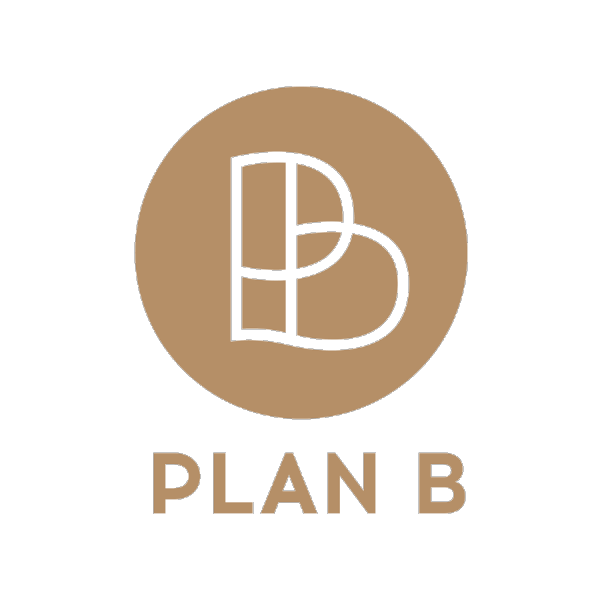 Definitief ontwerp Plan B logo in cirkel met naam eronder en alles in gouden kleurstelling.